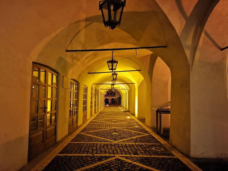 Charming Studio Ideal For Getaways Or Workations In Sibiu'S Medieval City Center Exterior foto